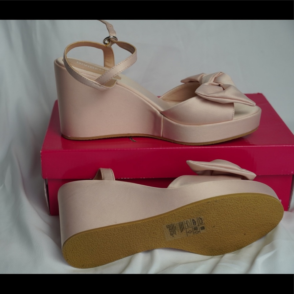 Summer bow tie sandals